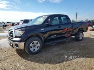 TOYOTA TUNDRA DOUBLE CAB SR5