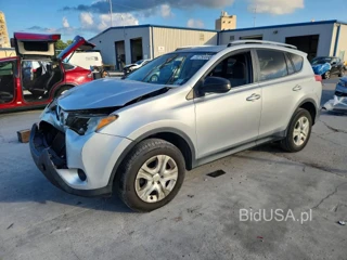 TOYOTA RAV4 LE