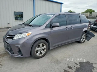 TOYOTA SIENNA LE