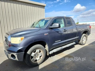 TOYOTA TUNDRA SR5