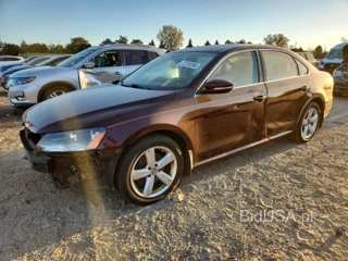 VOLKSWAGEN PASSAT SE