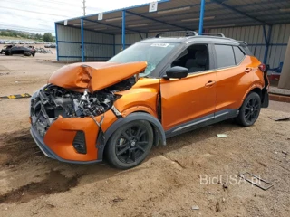 NISSAN KICKS SR