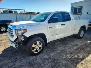 TOYOTA TUNDRA SR5