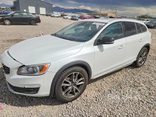 VOLVO V60 CROSS COUNTRY PREMIER