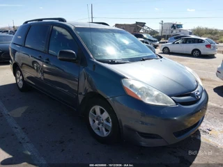 TOYOTA TOYOTA SIENNA LE