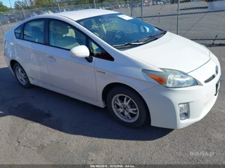 TOYOTA TOYOTA PRIUS THREE