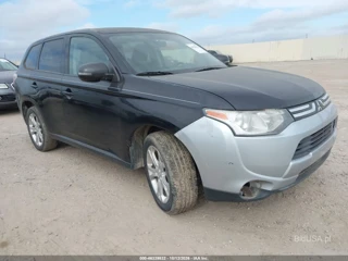 MITSUBISHI MITSUBISHI OUTLANDER SE
