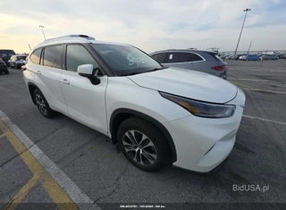 TOYOTA TOYOTA HIGHLANDER XLE