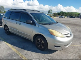TOYOTA TOYOTA SIENNA LE