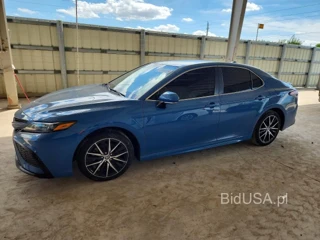 TOYOTA CAMRY SE