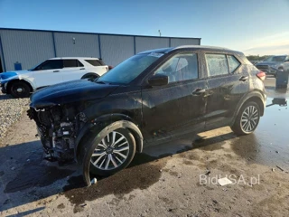 NISSAN KICKS SV