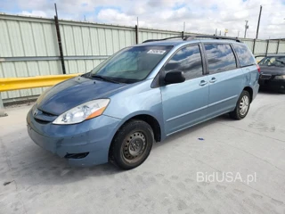 TOYOTA SIENNA CE 7-PASSENGER
