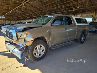 TOYOTA TUNDRA SR5