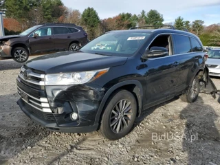 TOYOTA HIGHLANDER SE