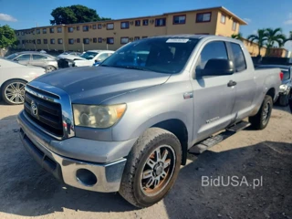 TOYOTA TUNDRA DOUBLE CAB SR5