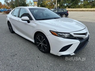 TOYOTA CAMRY SE