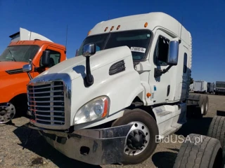 FREIGHTLINER CASCADIA 113
