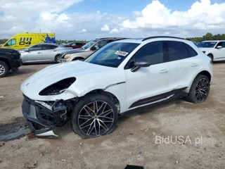 PORSCHE MACAN BASE