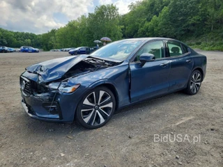 VOLVO S60 B5 MOMENTUM
