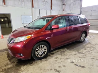TOYOTA SIENNA XLE 8-PASSENGER