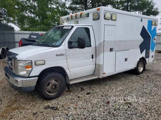 FORD ECONOLINE E450 SUPER DUTY CUTAWAY VAN