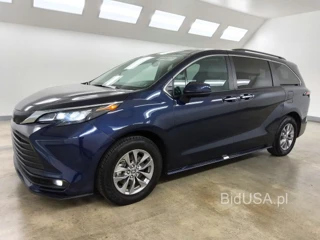 TOYOTA SIENNA XLE 8-PASSENGER