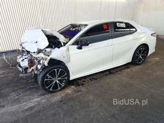 TOYOTA CAMRY SE