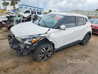NISSAN KICKS SV