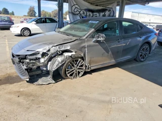 TOYOTA CAMRY XLE