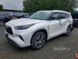 TOYOTA HIGHLANDER HYBRID XLE