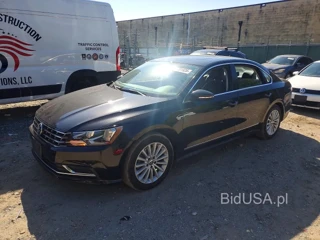 VOLKSWAGEN PASSAT SE