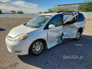 TOYOTA SIENNA XLE