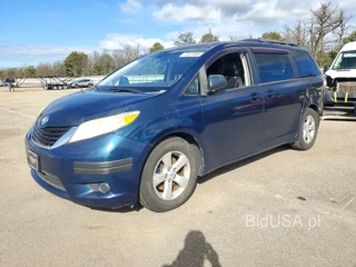 TOYOTA SIENNA LE