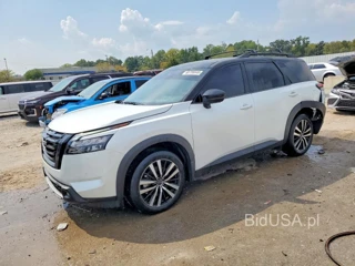 NISSAN PATHFINDER PLATINUM