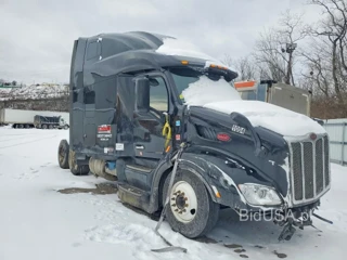 PETERBILT TRACTOR 579