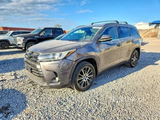TOYOTA HIGHLANDER SE