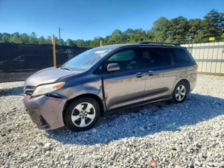 TOYOTA SIENNA LE