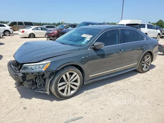 VOLKSWAGEN PASSAT R-LINE
