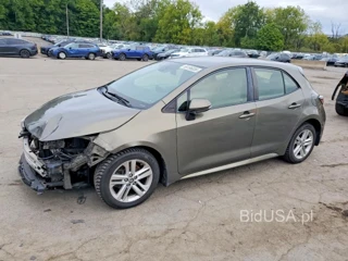 TOYOTA COROLLA HATCHBACK SE