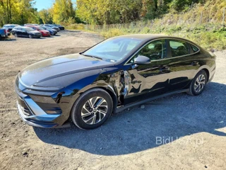 HYUNDAI SONATA HYBRID BLUE