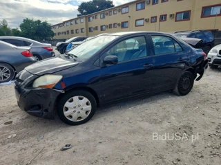TOYOTA YARIS BASE
