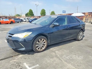 TOYOTA CAMRY XLE V6