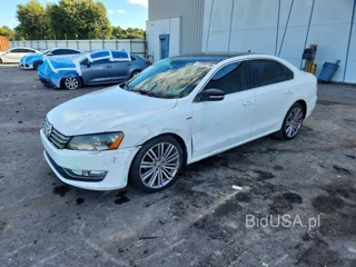 VOLKSWAGEN PASSAT SE