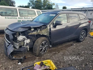 TOYOTA HIGHLANDER XLE