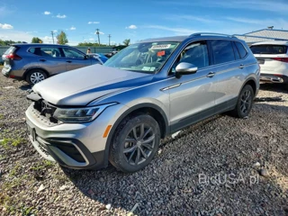 VOLKSWAGEN TIGUAN SE