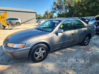 TOYOTA CAMRY LE V6