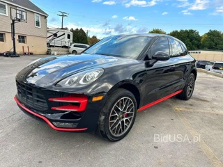 PORSCHE MACAN TURBO