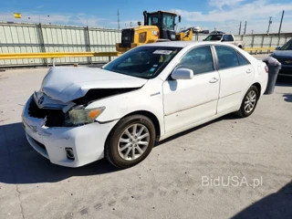TOYOTA CAMRY HYBRID