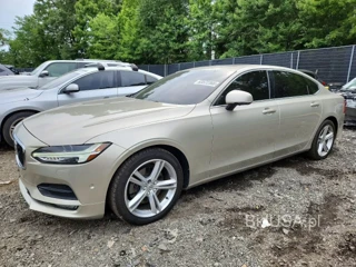 VOLVO S90 T5 MOMENTUM
