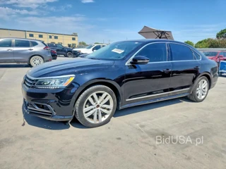 VOLKSWAGEN PASSAT SEL PREMIUM